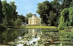 Chateau De Bagatelle At Boulogne Woods 16e Paris Cool Places To Visit Paris Tours Paris France