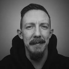 Daniel Knisley's Instagram, Twitter & Facebook