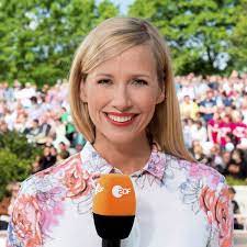 View andrea kiewel pictures ». Zdf Fernsehgarten Andrea Kiewel Ist Das Gesicht Und Das Herz Der Show Tv