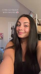 Deanna Randolph's Instagram, Twitter & Facebook