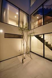 東本町の家 arc d モダンな庭 homify 家 中庭 間取り 住宅