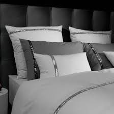 La Collection Liz T La Collection Liz T Puise Son Inspiration Dans La Jeune Elizabeth T Bed Linens Luxury Floor Pillows And Poufs Living Room Decor Apartment