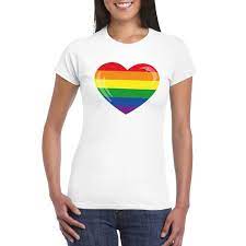 Terwijl hongarije zich voorafgaand aan de wedstrijd tegen duitsland klaarmaken voor het volkslied, grijpt deze veldbestormer zijn kans. Gay Pride T Shirt Met Regenboog Vlag In Hart Wit Dames S Blokker
