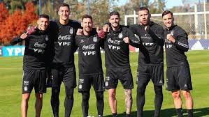 El equipo de scaloni juega este martes desde las 20 buscando dar otro paso rumbo a qatar 2022. Seleccion Argentina Asado Y Fulbito El Domingazo De La Seleccion Argentina Marca Claro Argentina