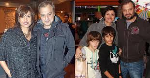 Έκανε το τηλεοπτικό της ντεμπούτο το 1997, όταν ήταν μέρος του βασικού καστ της κωμικής σειράς καραμπόλα. Xrhstos Ferentinos Sofia Paylidoy Ta Didyma Paidia Toys Eginan 16 Xronwn Kai Moiazoyn Poly Sto Mpampa Toys