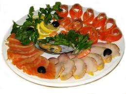 Reka bentuk pembungkusan makanan segera sangat penting agar sesetengah pereka keluar dari cara mereka untuk membayangkan pengulangan mereka sendiri. Menghirup Ikan Piring Ikan Pinggan Ikan Makanan Ringan Gambar Hiasan Idea Untuk Mengiris Ikan