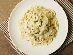 Sunt mult mai gustoase, mult mai sanatoase, inclusiv simti mancarea mai usoara pentru stomac. Spaghete Cremoase In Sos De Cascaval Retete Practice