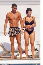 Today cristiano and irina were back in the sun — however this time they joined friends and family on a yacht. Cristiano Ronaldo And His Girlfriend S Yacht Trip In St Tropez Yaay Entertainment