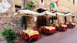 Νοστιμίζει τα φαγητά και τις σαλάτες αδιάκοπα όλο τον χρόνο από την αρχαιότητα μέχρι σήμερα. Italiko Faghto Sthn Italia The Real Thing Clickatlife