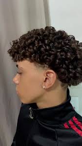 Amorzinho, Meu Útero é Baixo: Extensão de Cílios e Maquiagem Americana no  Cacheado