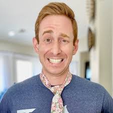 Eunice Farrell's Instagram, Twitter & Facebook