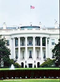 Weißes haus (begriffsklärung) — weißes haus ist die bezeichnung folgender gebäude: Das Weisse Haus Washington 1800 Structurae