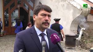 Oszd meg, ha érdekesnek találtad ezt a cikket Ader Janos Koztarsasagi Elnok Viragoskutra Latogatott Youtube