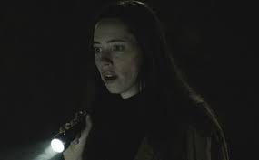 Aug 16, 2021 · in the signal director david bruckner's rattling new film the night house, which premiered back at sundance in 2020, that particularly gnawing affliction seeps into the life of teacher beth. The Night House Trailer Kritik Zum Film Tv Today