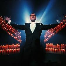 Freddie Mercury Queen Who Wants To Live Forever Musicians Freddie Mercury Queen Freddie Mercury Freddie Mercury Barcelona