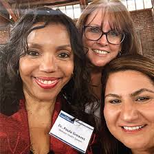 Congratulations to Wellstar's own Shirley Andakian, who was named Nurse of  the Year at the Atlanta Business Chronicle Health Care Champion Awards! The  award, which was given by Wellstar Chief of Women's