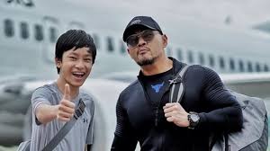 Azka yang kini sudah remaja, membuat terlihat bak kaka adik dengan deddy. Deddy Corbuzier Akui Mau Anaknya Azka Jadi Mualaf