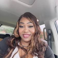 Amy Flor's Instagram, Twitter & Facebook