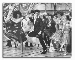 Songtekst van john travolta met the grease megamix kan je hier vinden op songteksten.nl. Ss2298439 Filmbild Von Grease Promi Fotos Und Poster Bei Starstills Com Kaufen