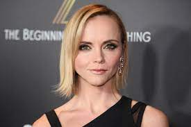 Feel free to browse the site and take advantage of our extensive gallery featuring over 35,000 photos.the site is still growing so please bookmark us and come back soon! Christina Ricci Erwirkt Einstweilige Verfugung Gegen Noch Ehemann Gala De