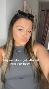 Demi Wills (@demiwills)