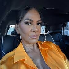 Michelle Thrash's Instagram, Twitter & Facebook