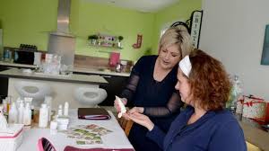 See more of cosmetique a domicile on facebook. Video Chez Ses Clientes Nancy Vendeuse A Domicile Conseille Et Vend Saint Brieuc Maville Com