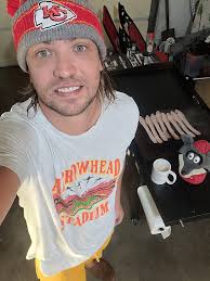 Here for the gospel of Red & Gold 🙌🐿️