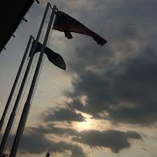 Elizad tampil membuat laporan di balai polis bukit jalil pada rabu malam terhadap akaun facebook berkenaan. Balai Polis Bukit Jalil Kantor Polisi Di Kuala Lumpur