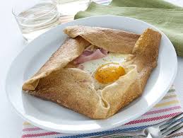 La Ricetta Originale Francese Per Preparare La Galette Bretonne Complete Una Crepes Salata Di Grano Saraceno Ripiena Di Prosciutt Ricette Crepes Salate Crepes