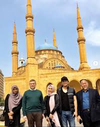 Ella sememangnya menantikannya kerana itulah lambang kasih sayang kami. Usia Bukan Halangan 9 Tahun Sulam Bahagia Ratu Rock Ella Suami Kekal Pasangan Sweet Nona