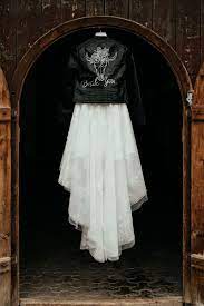 Check spelling or type a new query. Authentische Rocker Hochzeit In Schwarz Weiss Hochzeitskiste Rockerhochzeit Hochzeit Rocker