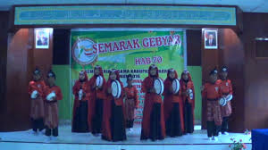 Ada rasa bangga tersendiri saat kamu punya baju/kaos hasil desain sendiri, sebab kamu akan. Busana Muslimah By Mar Lina