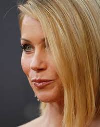Sie leidet an multipler sklerose. Christina Applegate Liess Sich Beide Bruste Fur Krebsheilung Amputieren