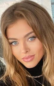 Teresa Markiewicz's Instagram, Twitter & Facebook