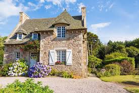 Cottage Anglais Banque D Images Et Photos Libres De Droit Istock En 2020 Maison Bois Maison Traditionnelle Maisons De Pierre