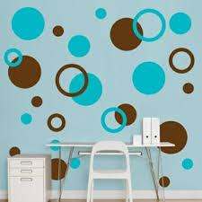 Bunte Deko Fur Kinderzimmer Kreative Wand Mit Punkten Gestalten Tupfen Wande Kinder Zimmer Kinderzimmer Deko