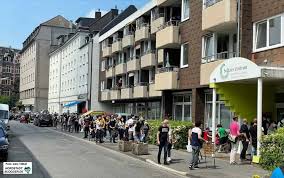 Is daily commute between both cities manageable? Riesiger Andrang Bei Sonder Impfaktion In Der Nordstadt Dortmund Nimmt Kurs Auf Weitere Corona Lockerungen Nordstadtblogger