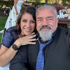 You asked for more pictures of the river so, you got it. We got pics from  top to bottom. Almost.. lol. Our river is flowing high today and  WHAT?????!!!!! Its only Tuesday.