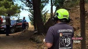 L'amico continua spiegando come valerio fosse molto legato ad arquata e capodacqua, tanto da tornarci appena poteva, benché vivesse ormai in ascoli, già da. Palermo Ragazzino Di 15 Anni Cade In Un Dirupo E Muore In Via Orecchiuta A Villagrazia