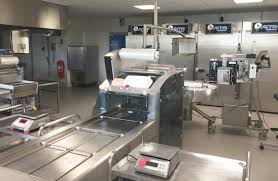 Tuscany, umbria, le marche, and lazio, home of rome, the capital. Cuisine Centrale De Saint Priest Un Outil De Travail Performant Avec Un Objectif De 6 000 Repas Par Jour Grandes Cuisines