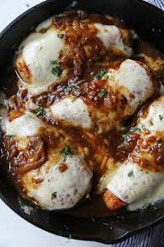 French Onion Chicken Skillet Chicken With Buttery Caramelized Onion Gravy And Melted Cheeses A Simp French Onion Chicken Healthy Chicken Recipes Onion Chicken