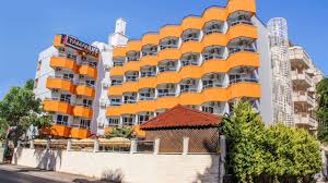 Eğitim hayatına i̇stanbul'da bilfen koleji'nde başlayan can yaman 5 yaşına bastığında anne ve babası ayrıldı. Yaman Life Hotel Alanya Holidaycheck Turkische Riviera Turkei