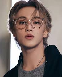 Mark Moles's Instagram, Twitter & Facebook