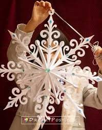These 3d paper snowflake ornaments are beautiful! 3d Snowflake Template And Tutorial Giant And Small Sizes