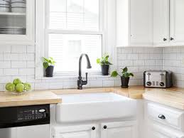 With it's natural hickory grain elements, you will see grain patterns contrasting with each other to give it that incredible dimension that you definitely don't see manufactured often in today's market. 10 Drool Worthy Farmhouse Sinks For Kitchens