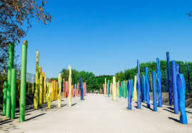 La population a besoin d espace vert comme ce parc. Le Parc Departemental Georges Valbon A La Courneuve