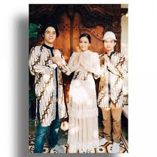 Hubungi 08161672703 (whatsapp/sms/call/bbm) pin bbm 7c2a2fa1. Baju Couple Lebaran Keluarga Artis Nusagates