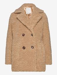 A man wash his hair with camel urine he think the camel urine is the best method to fight dandruff!! Sc Kinga Camel 59 99 Soyaconcept Boozt Com