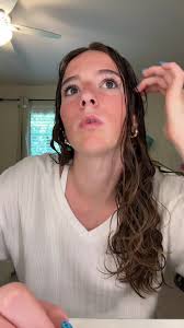 Lola Winters: Hair Tutorial for Effortless Style